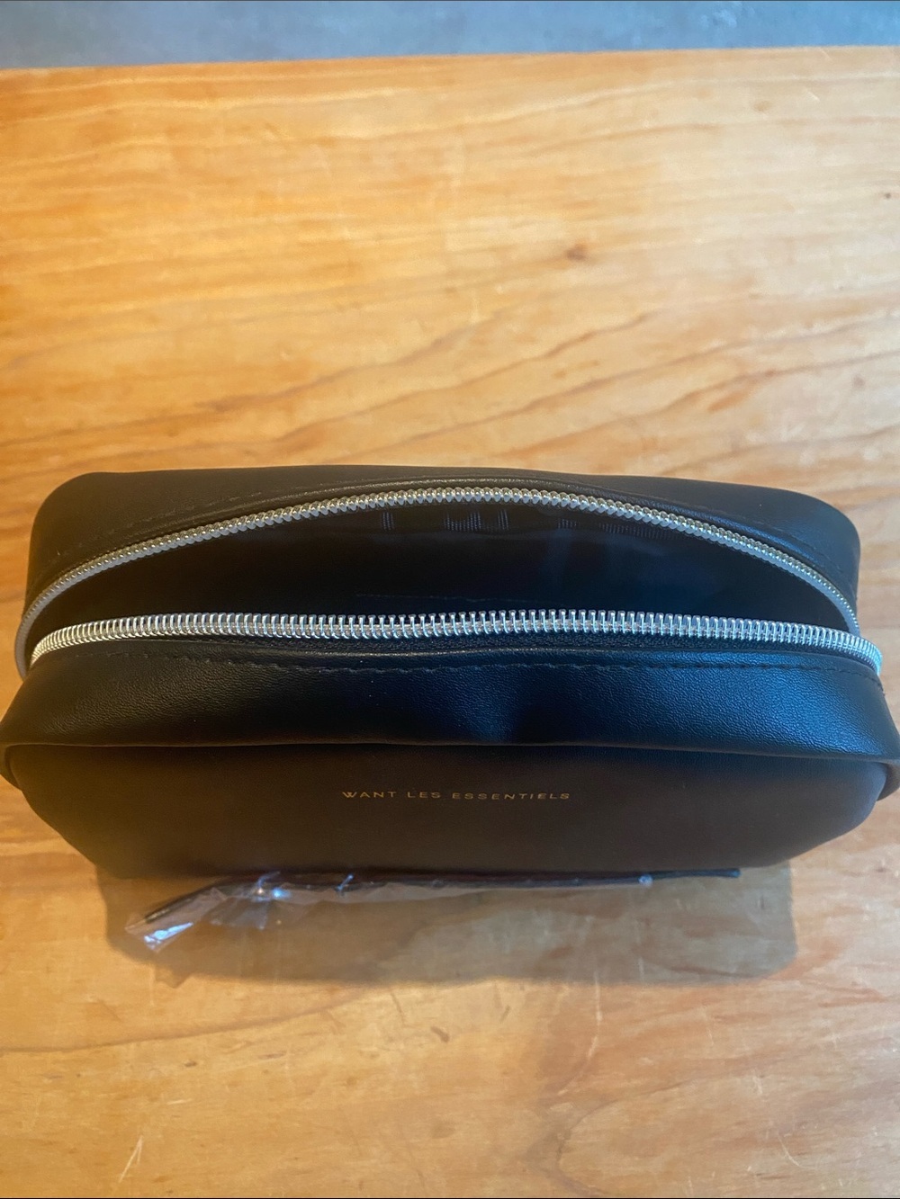 WANT Les Essentials x Air Canada Collab Dopp Kit (empty) - Picture 4 of 7